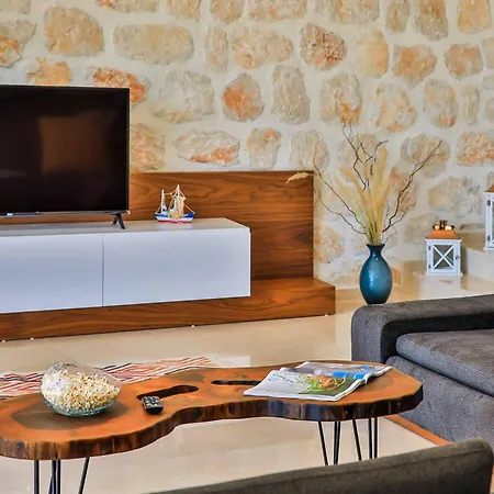 Tigra Kalkan